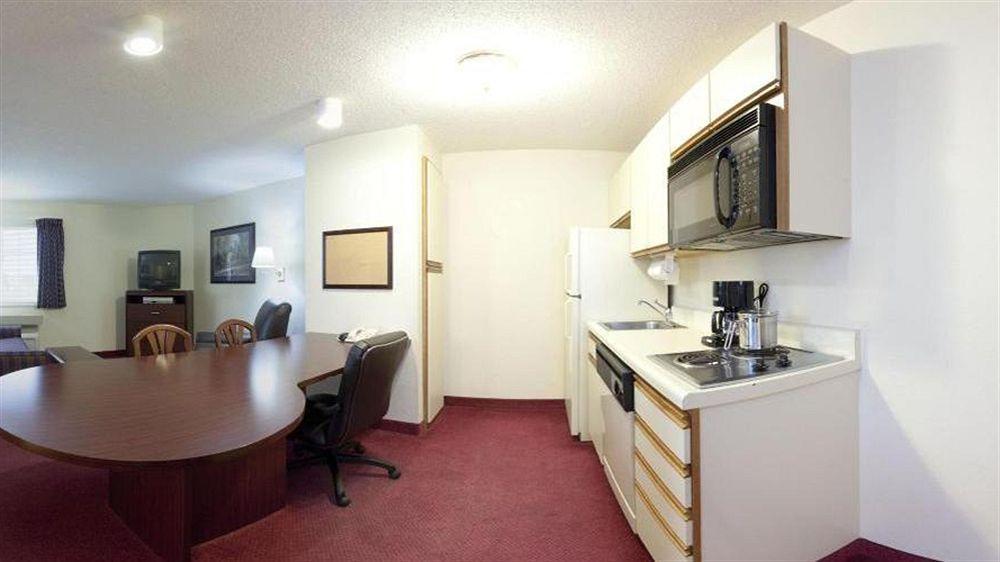 โซเนสตา ซิมพลี สวีท ดีทรอยต์ วอร์เรน Hotel ภายนอก รูปภาพ